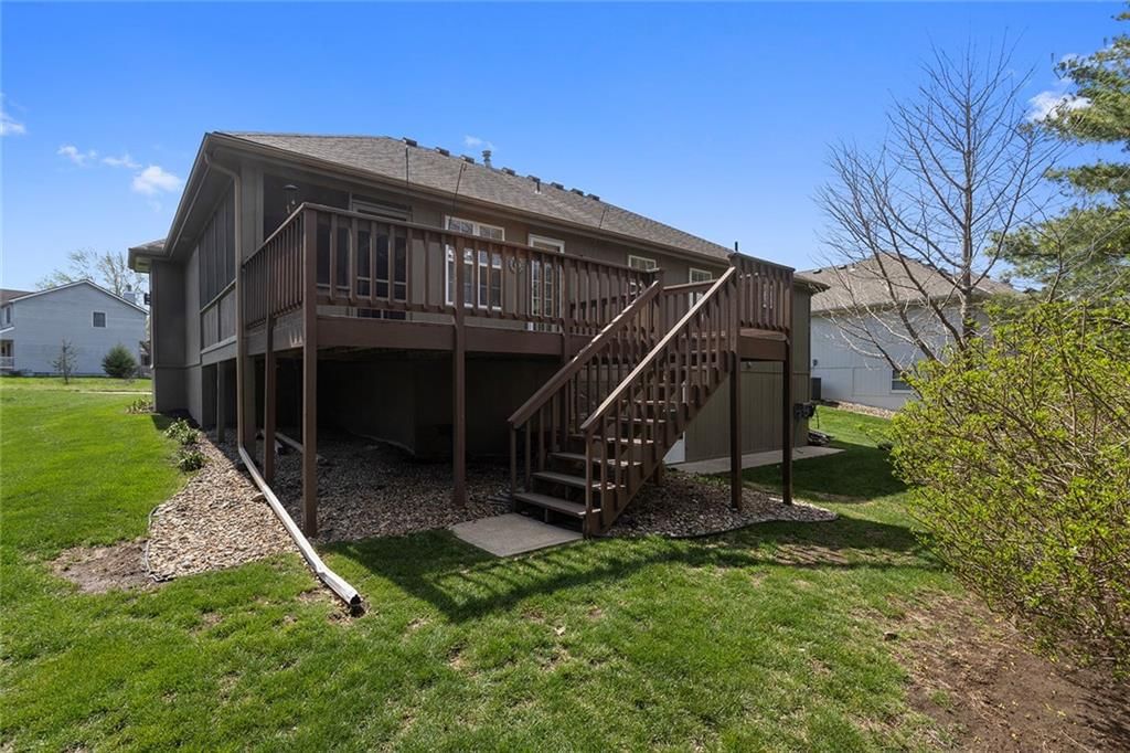 1249 SW Crossing Drive — photo 37