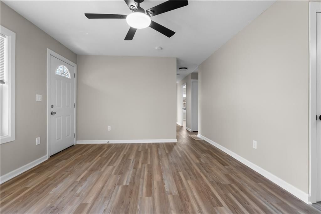 804 N 83rd Drive — photo 4