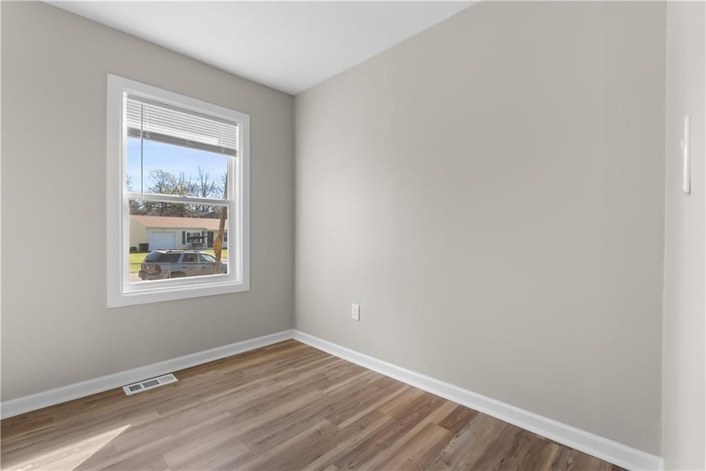 804 N 83rd Drive — photo 14