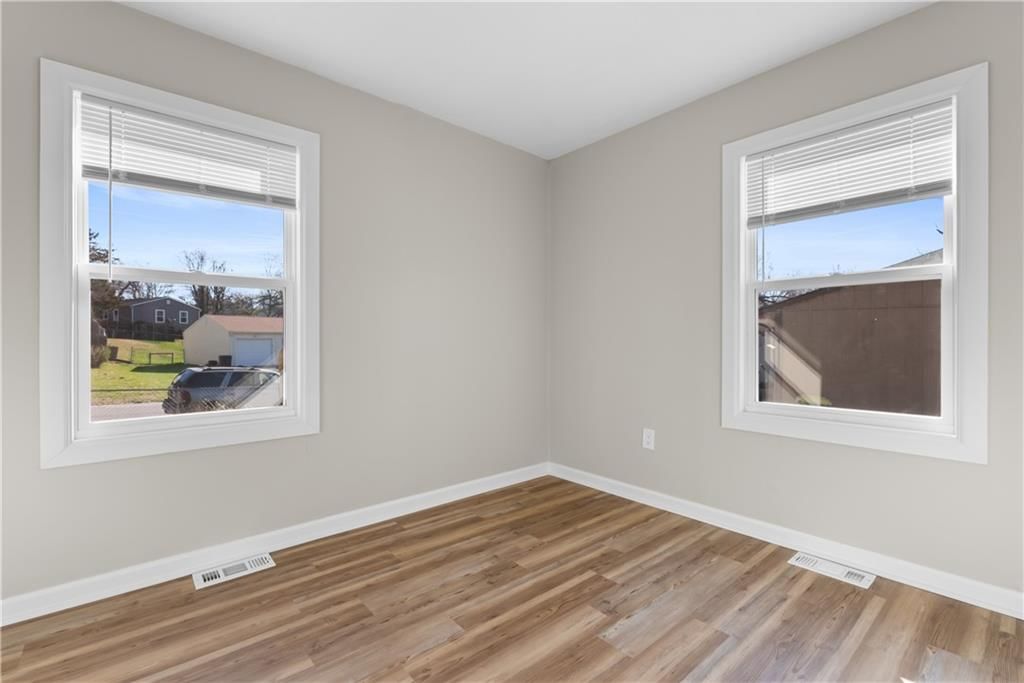 804 N 83rd Drive — photo 16