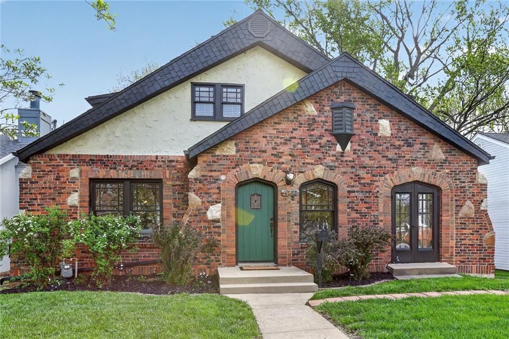 4733 Booth Street, Westwood, KS
