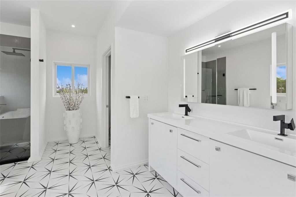 10924 W 67th Street — photo 19