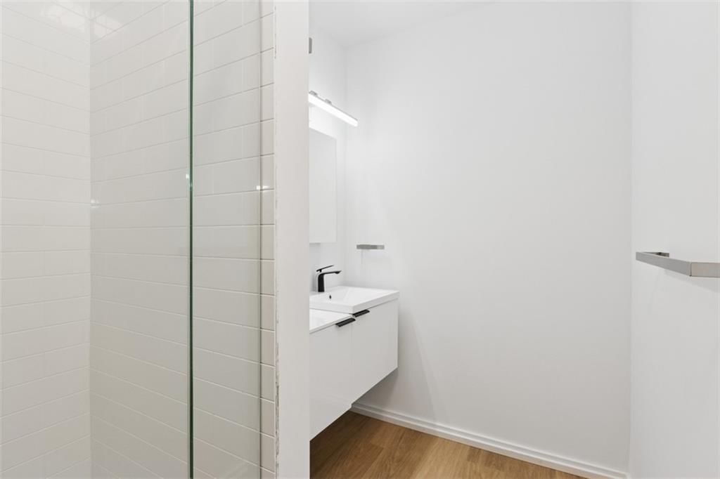 10924 W 67th Street — photo 21
