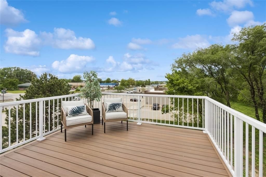 10924 W 67th Street — photo 27