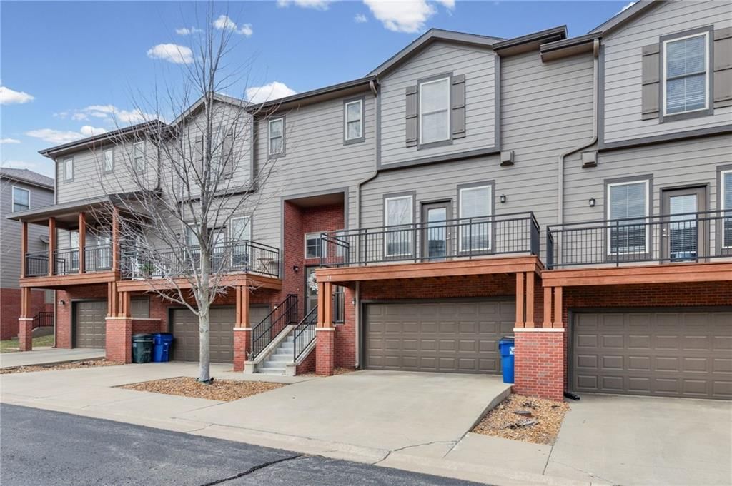 5245 Overland Drive — photo 3