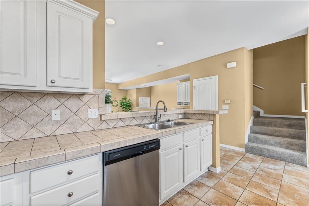 5245 Overland Drive — photo 15