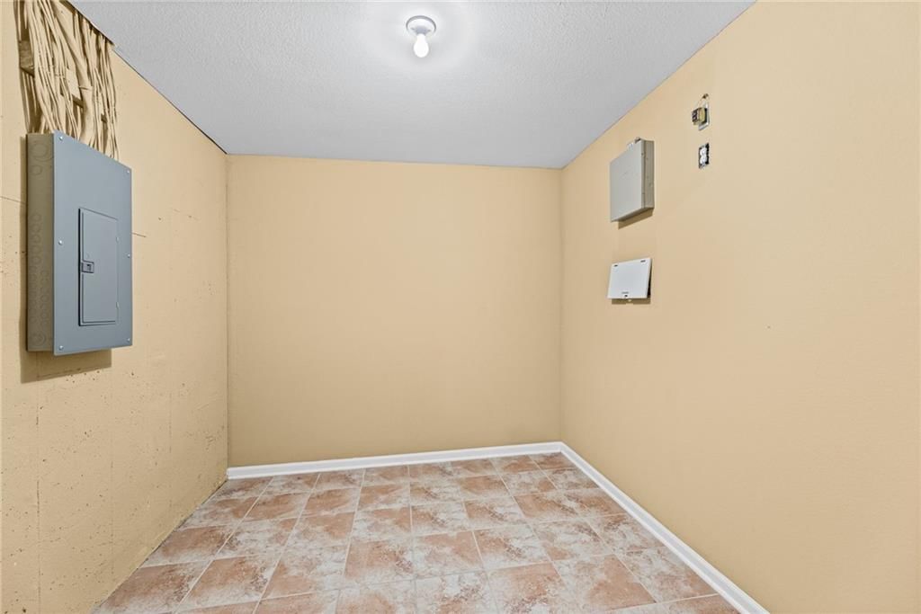 5245 Overland Drive — photo 24