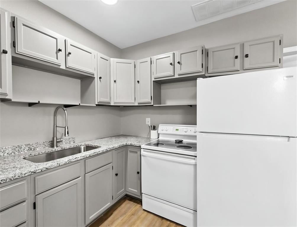 846 S Olive Street — photo 5