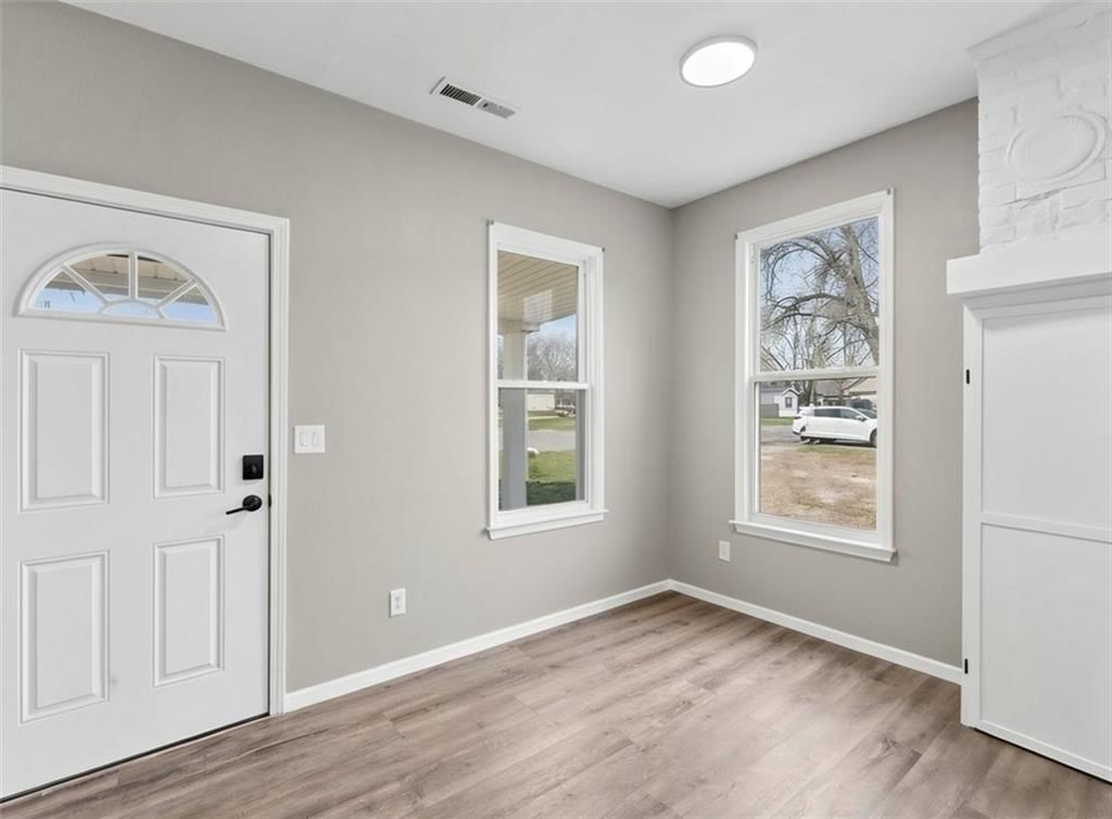 846 S Olive Street — photo 7
