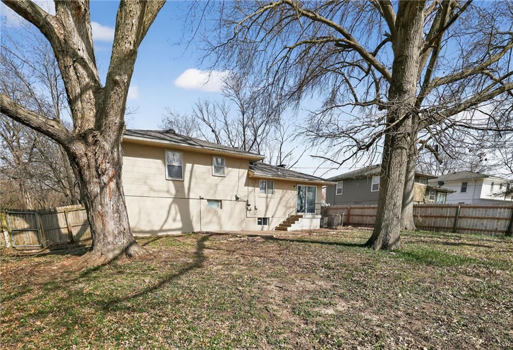 11504 Manchester Avenue — photo 9
