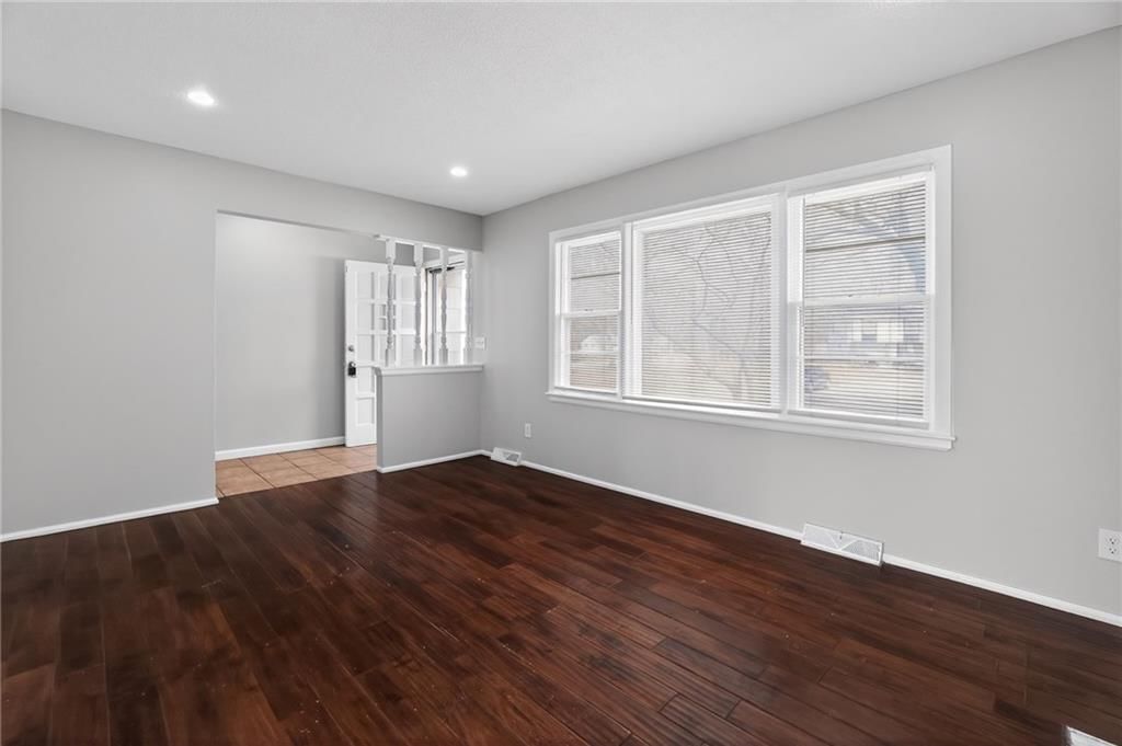 11504 Manchester Avenue — photo 10