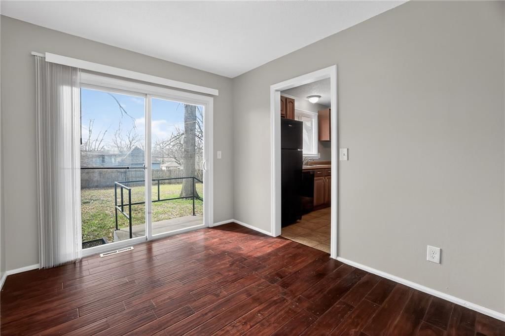 11504 Manchester Avenue — photo 18