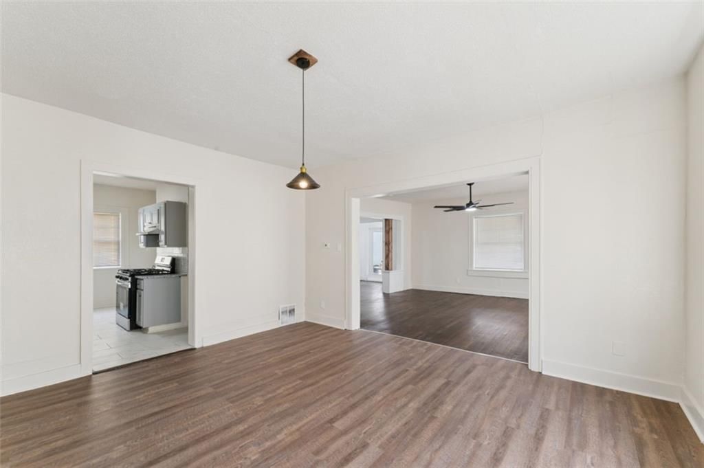 6046 Swope Parkway — photo 13
