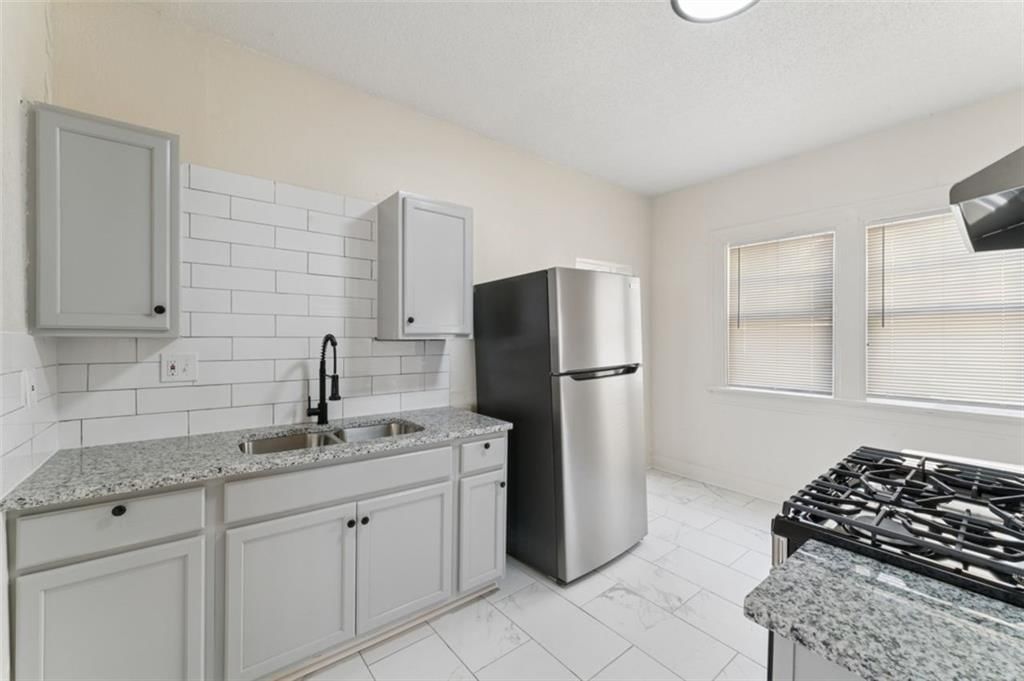 6046 Swope Parkway — photo 14