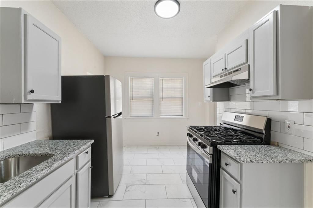 6046 Swope Parkway — photo 18