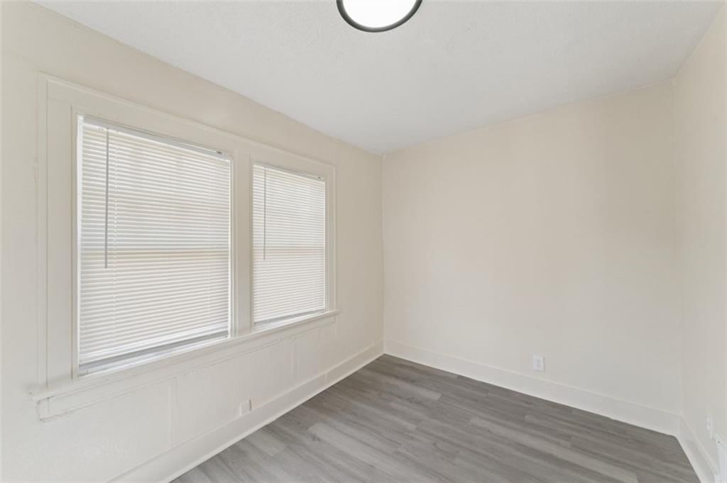 6046 Swope Parkway — photo 23
