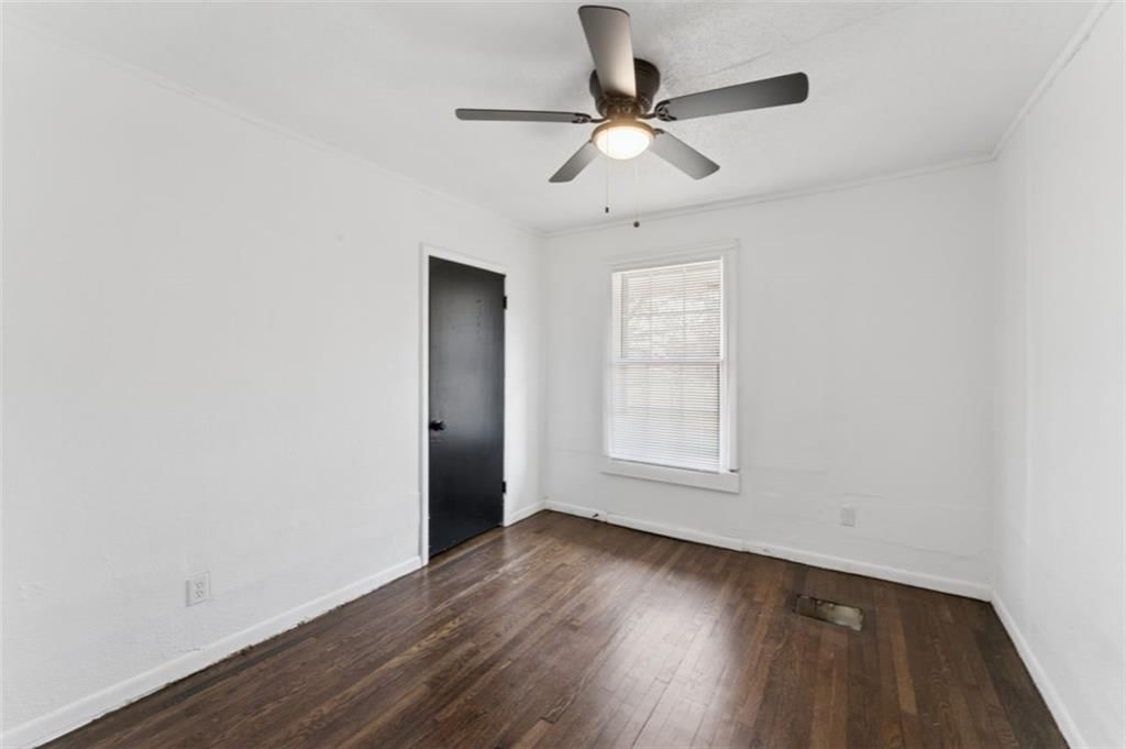 6046 Swope Parkway — photo 25