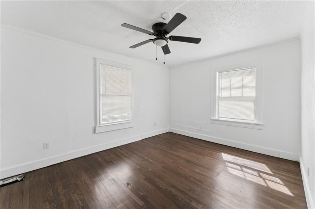 6046 Swope Parkway — photo 28