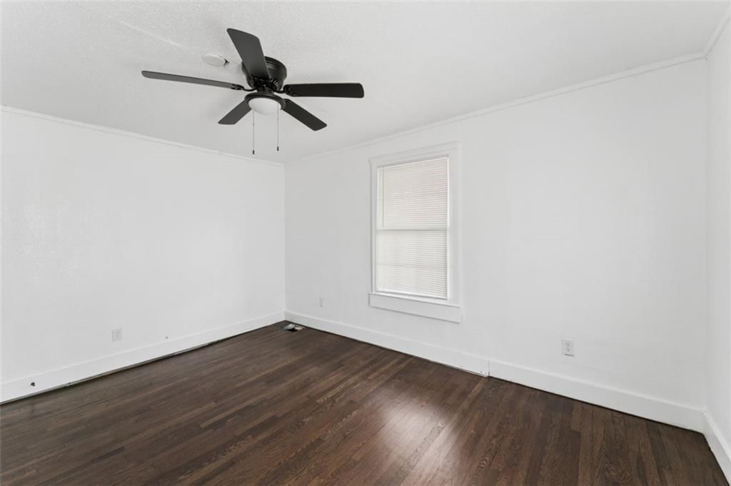 6046 Swope Parkway — photo 29