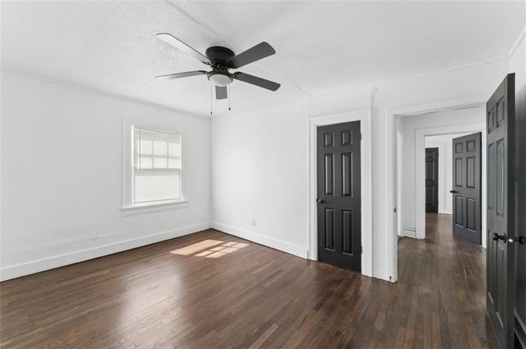 6046 Swope Parkway — photo 30