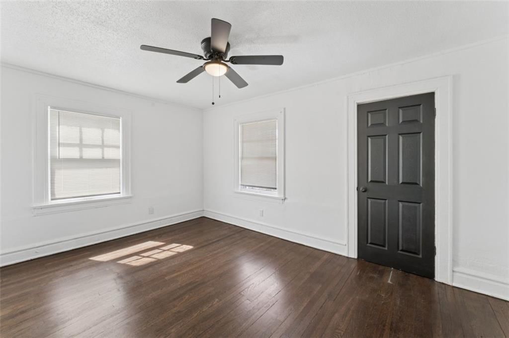 6046 Swope Parkway — photo 32