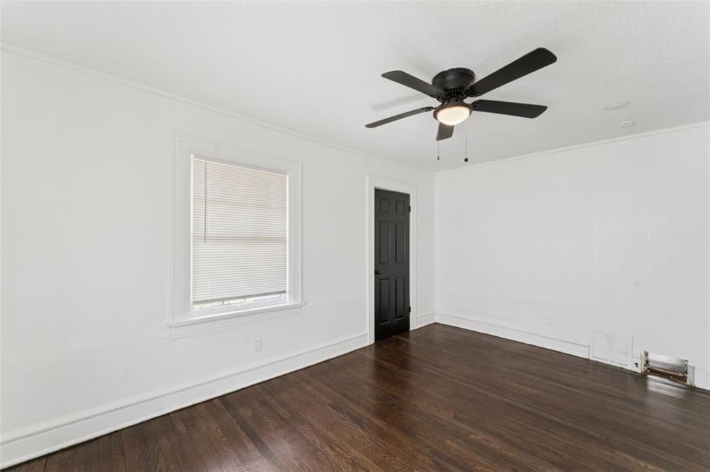 6046 Swope Parkway — photo 33