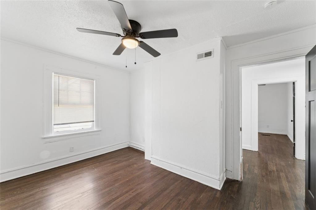 6046 Swope Parkway — photo 36