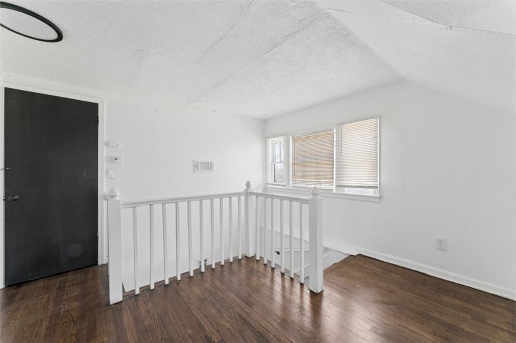 6046 Swope Parkway — photo 39