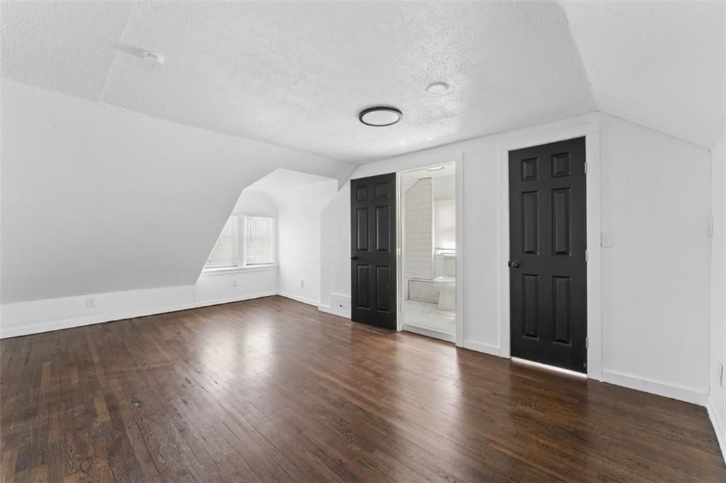 6046 Swope Parkway — photo 43