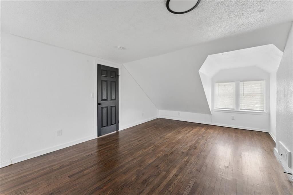 6046 Swope Parkway — photo 44