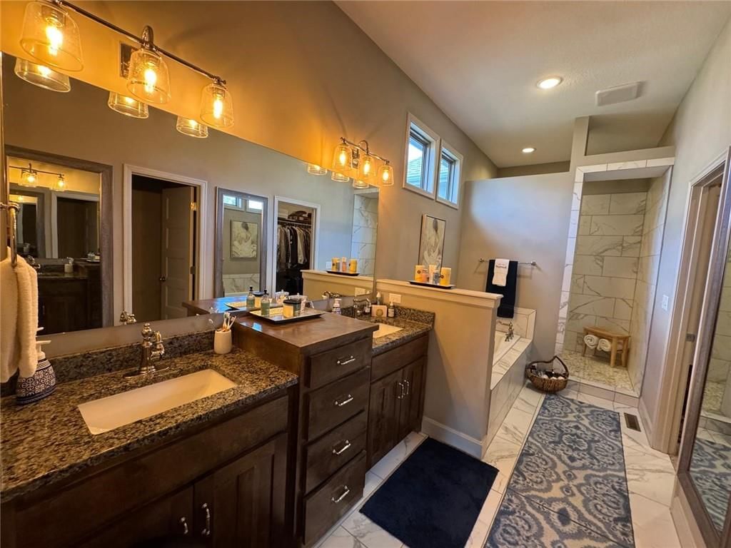 1100 SW Heather Drive — photo 12