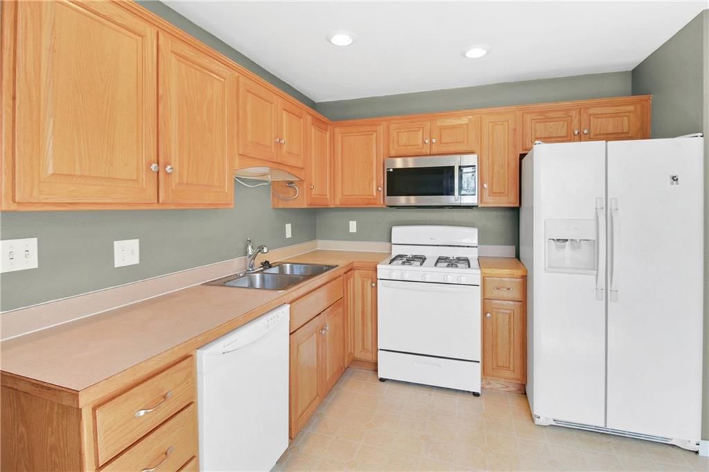 3304 Hughes Avenue — photo 7