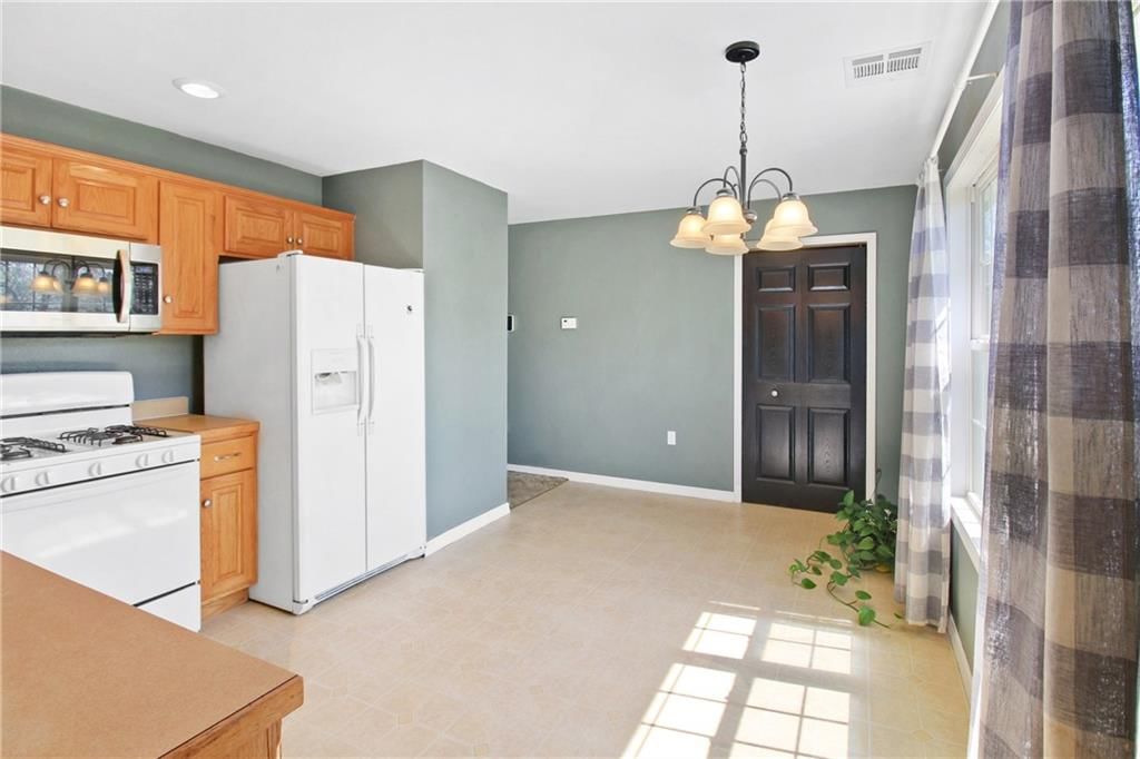 3304 Hughes Avenue — photo 8