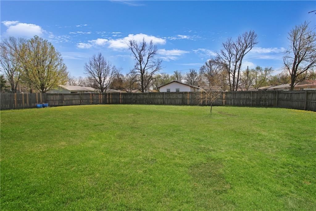 3304 Hughes Avenue — photo 21