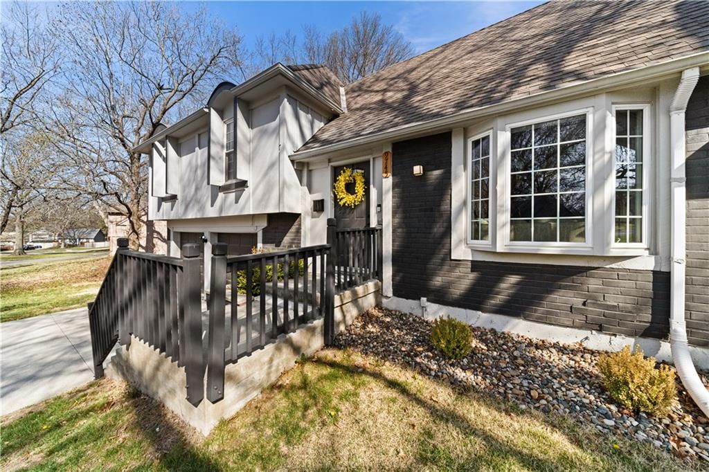 9745 Craig Drive — photo 3