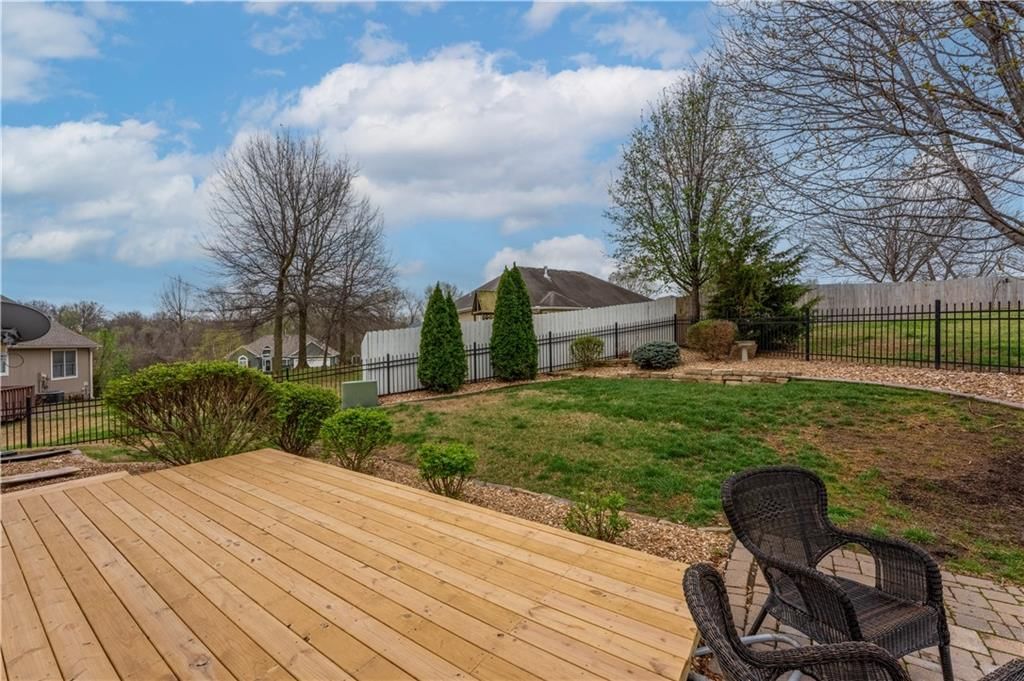 110 Deerfield Drive — photo 36
