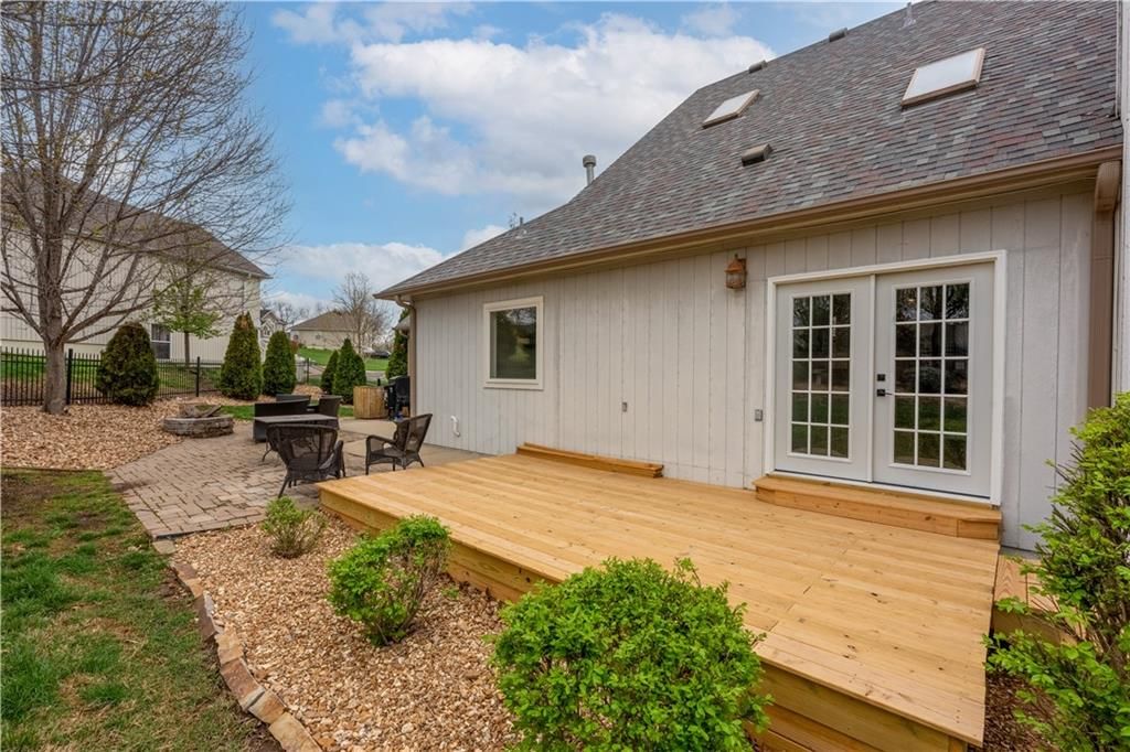 110 Deerfield Drive — photo 37