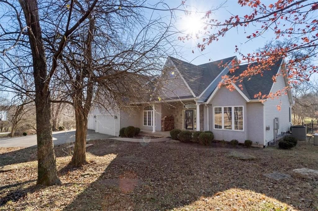 28098 Overbrook Road — photo 2