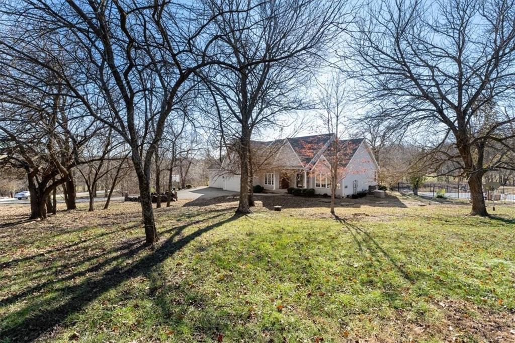 28098 Overbrook Road — photo 3