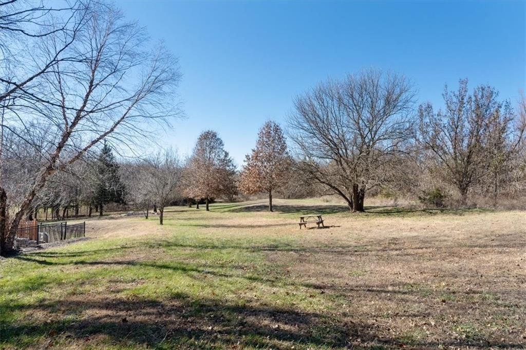 28098 Overbrook Road — photo 4