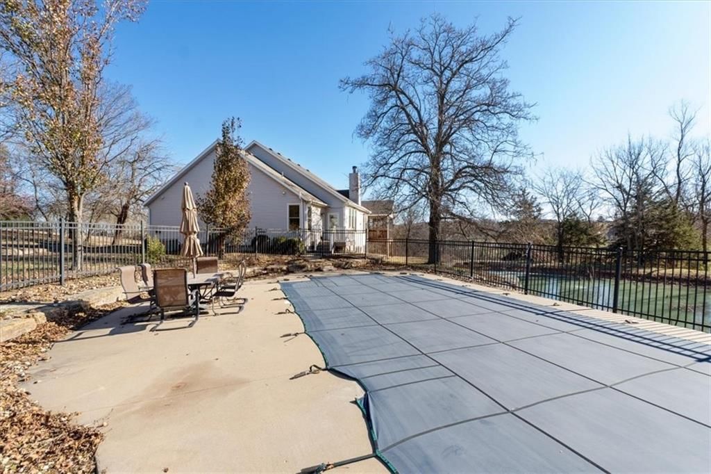 28098 Overbrook Road — photo 10