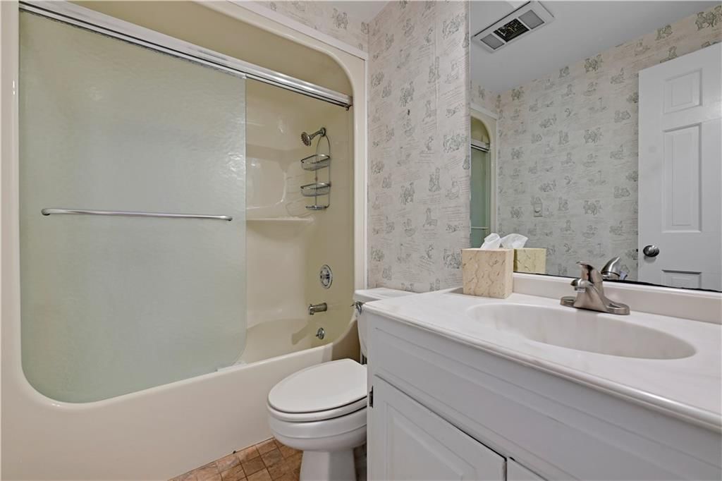 4421 W 112th Terrace — photo 19