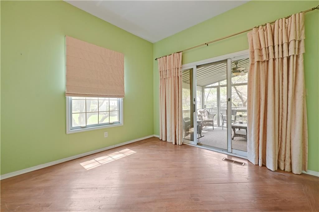 4421 W 112th Terrace — photo 41