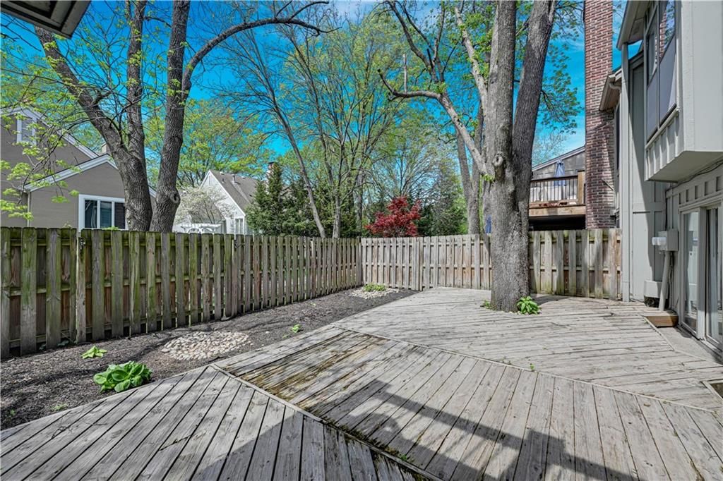 4421 W 112th Terrace — photo 46