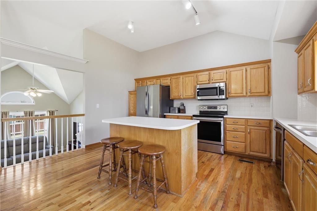 1016 NE Depot Drive — photo 8