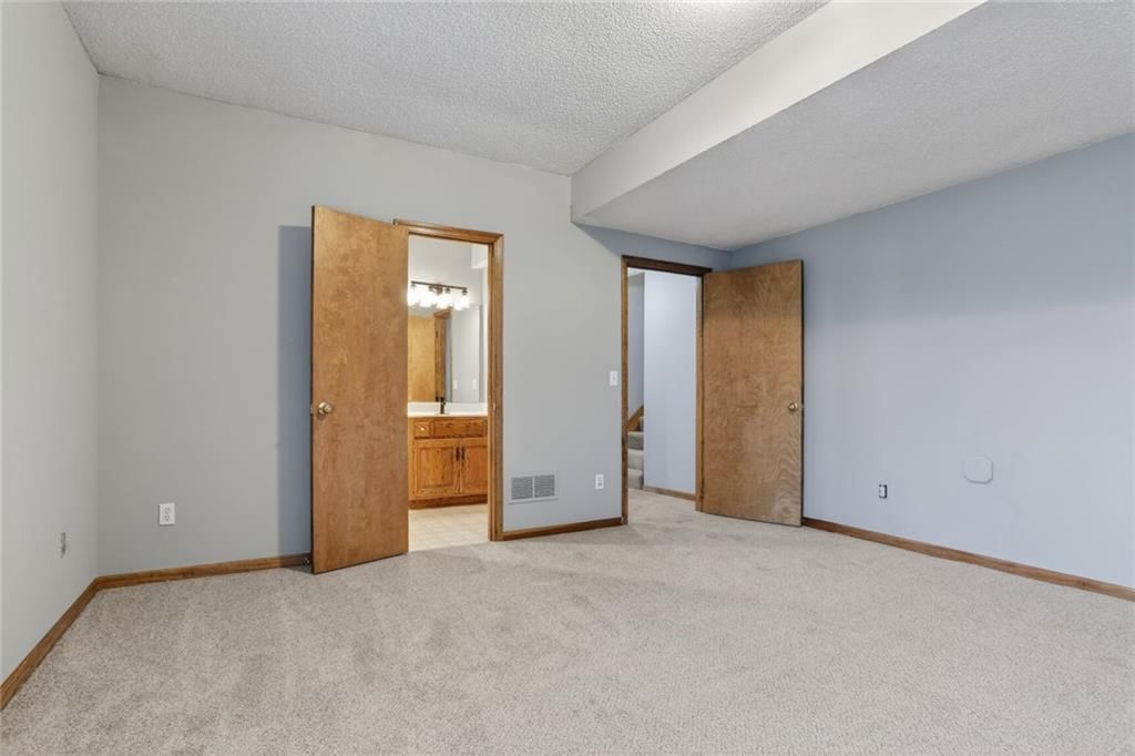 7412 N Prospect Avenue — photo 18
