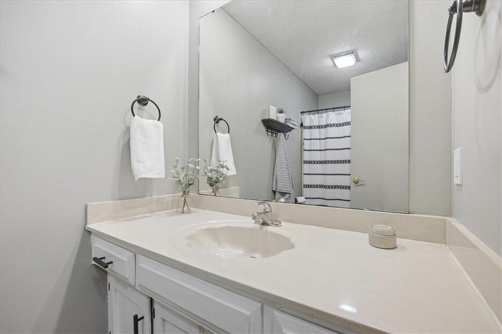 7805 W 114 Terrace — photo 18