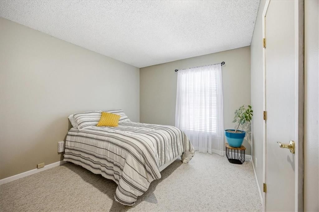 7805 W 114 Terrace — photo 20