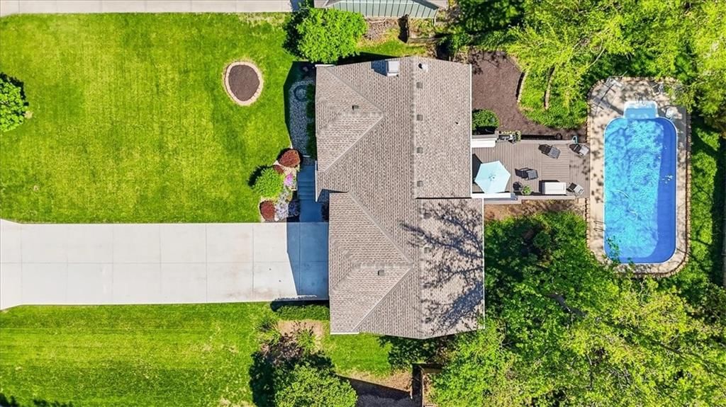 7805 W 114 Terrace — photo 32