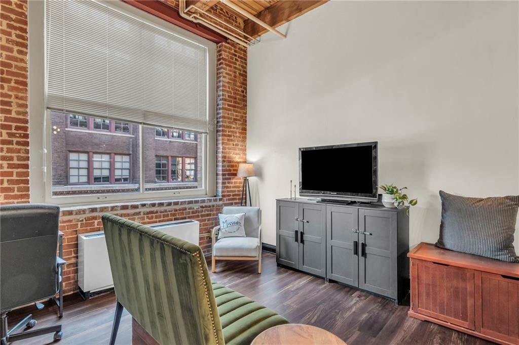 308 W 8th Street — photo 5